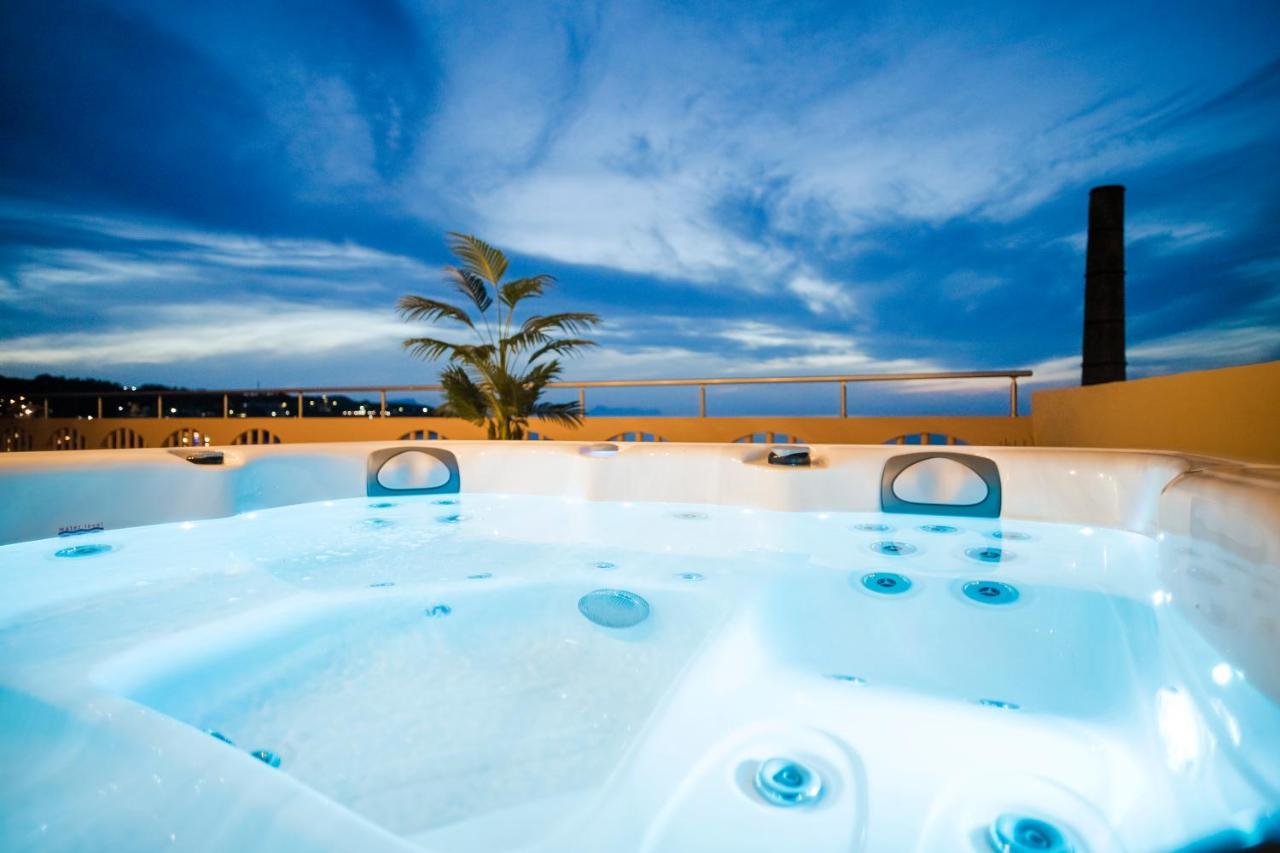 Thea - Rooftop Seaview Jacuzzi Rethimnon Buitenkant foto